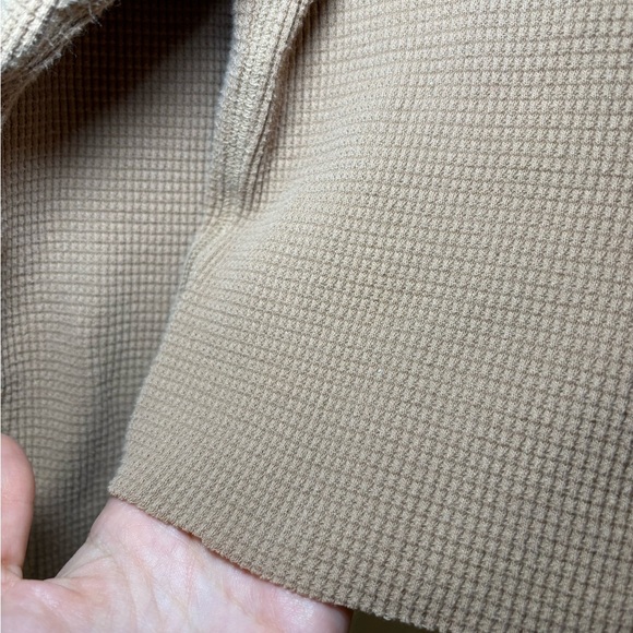 Aritzia TNA - Crop Top Tan Long Sleeve Waffle Knit Top in Size XS - Picture 6 of 7